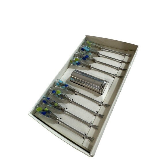 PIER 1 IMPORTS: HORS D'OEUVRE PICKS, 18/8 STAINLESS STEEL, Set of 8 w/holder - Picture 3 of 6